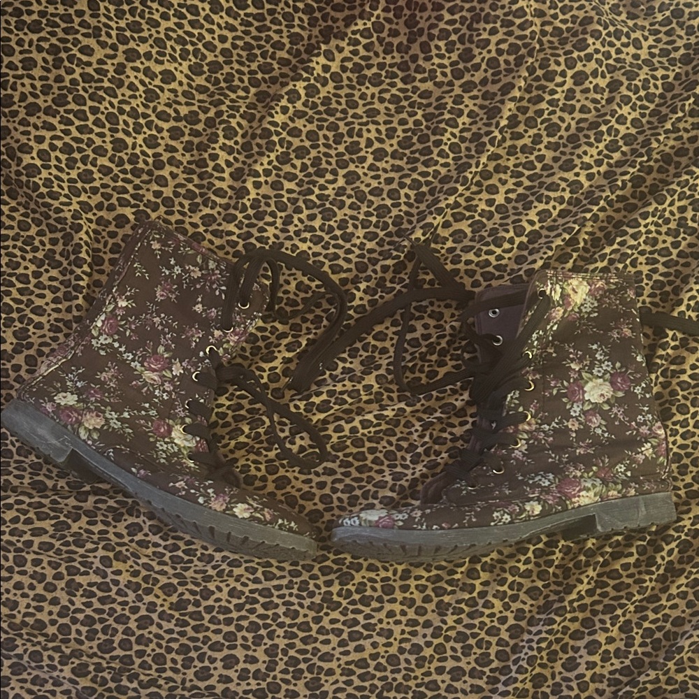 Wet Seal Floral Lace-Up Combat Boots - Black and Pink